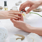 Jovyx ProClip – Nagelriemknipper in gebruik voor het verzorgen van nagels en nagelriemen.