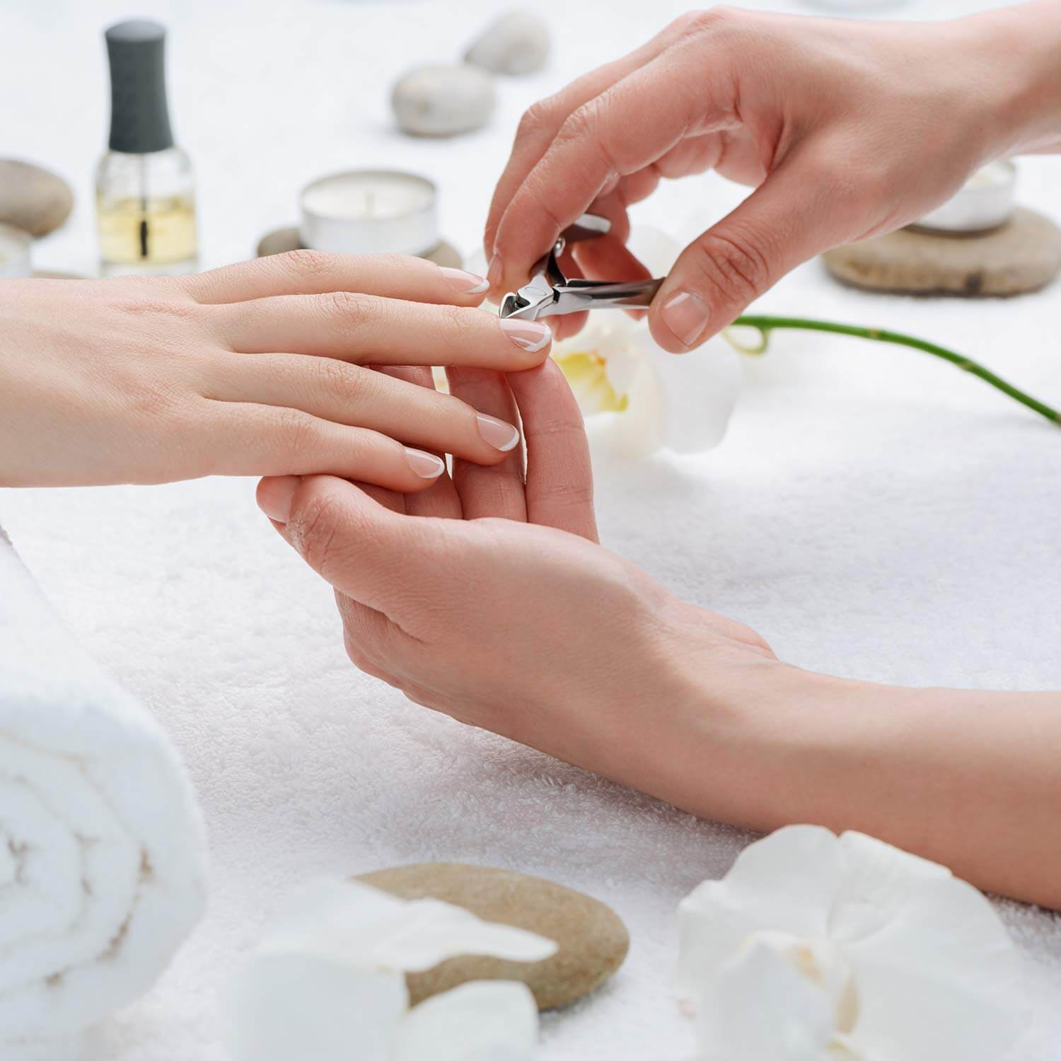 Jovyx ProClip – Nagelriemknipper in gebruik voor het verzorgen van nagels en nagelriemen.